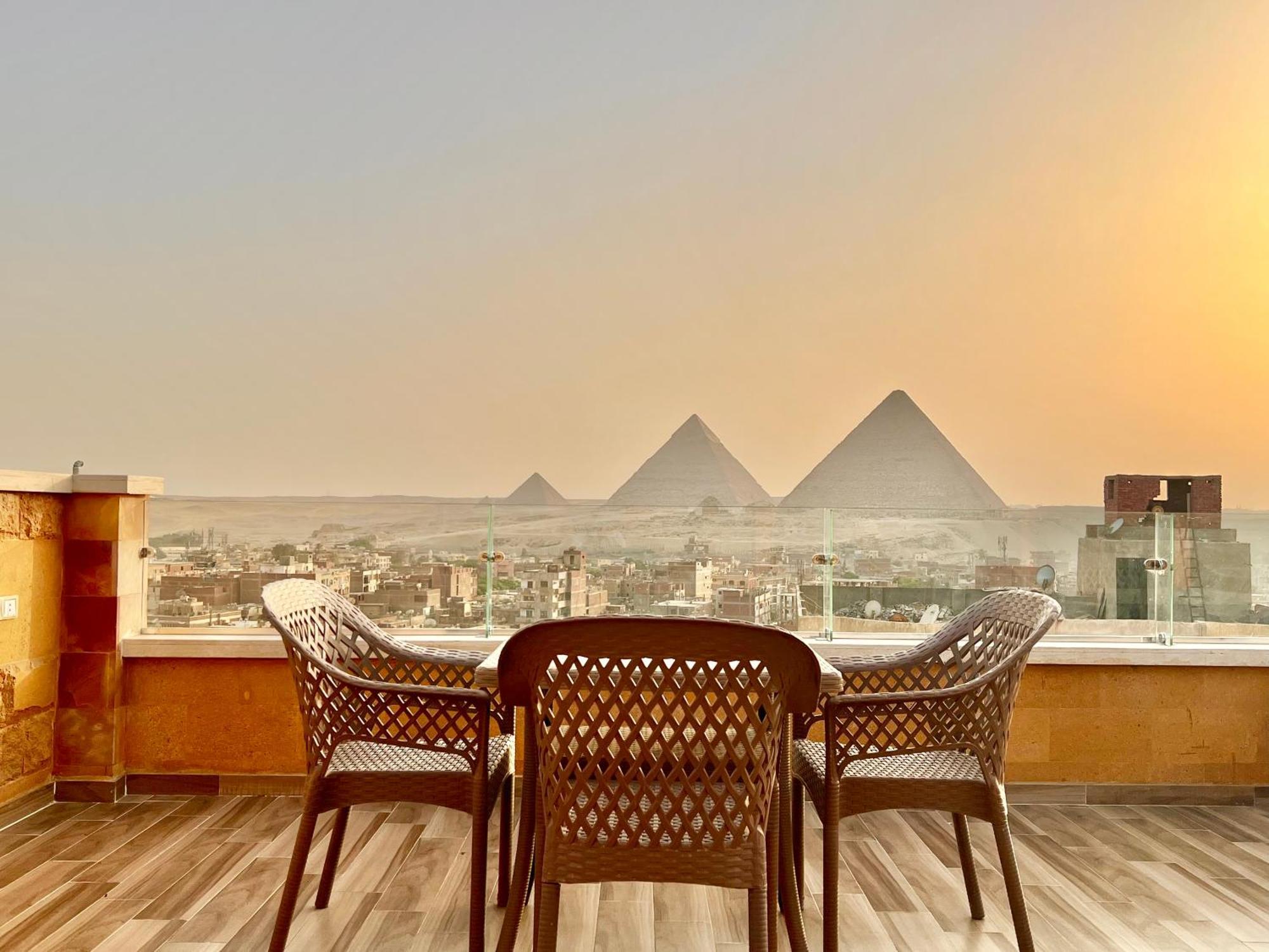 Celia Pyramids View Inn Nazlet el-Sîsi Eksteriør billede