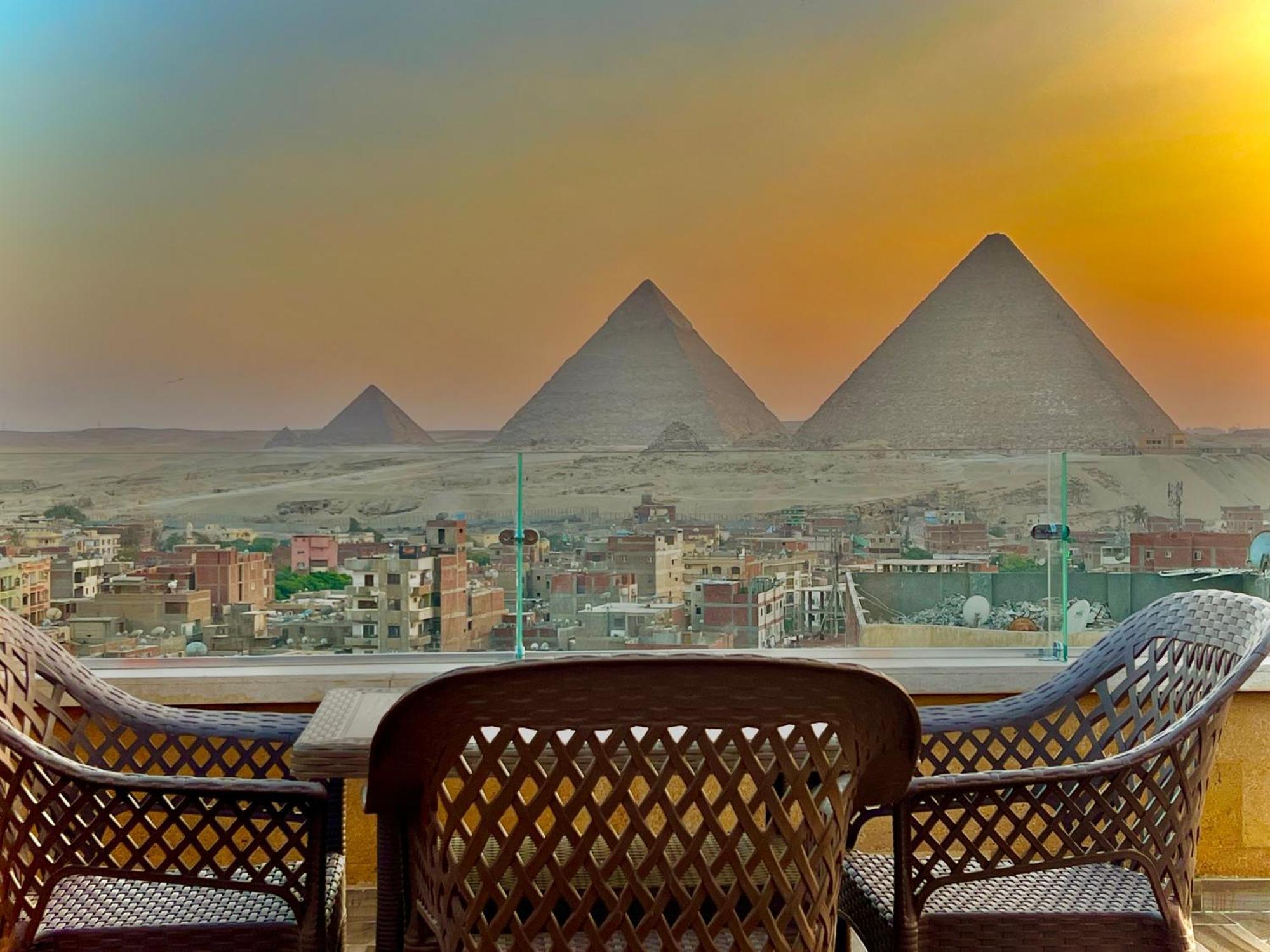 Celia Pyramids View Inn Nazlet el-Sîsi Eksteriør billede
